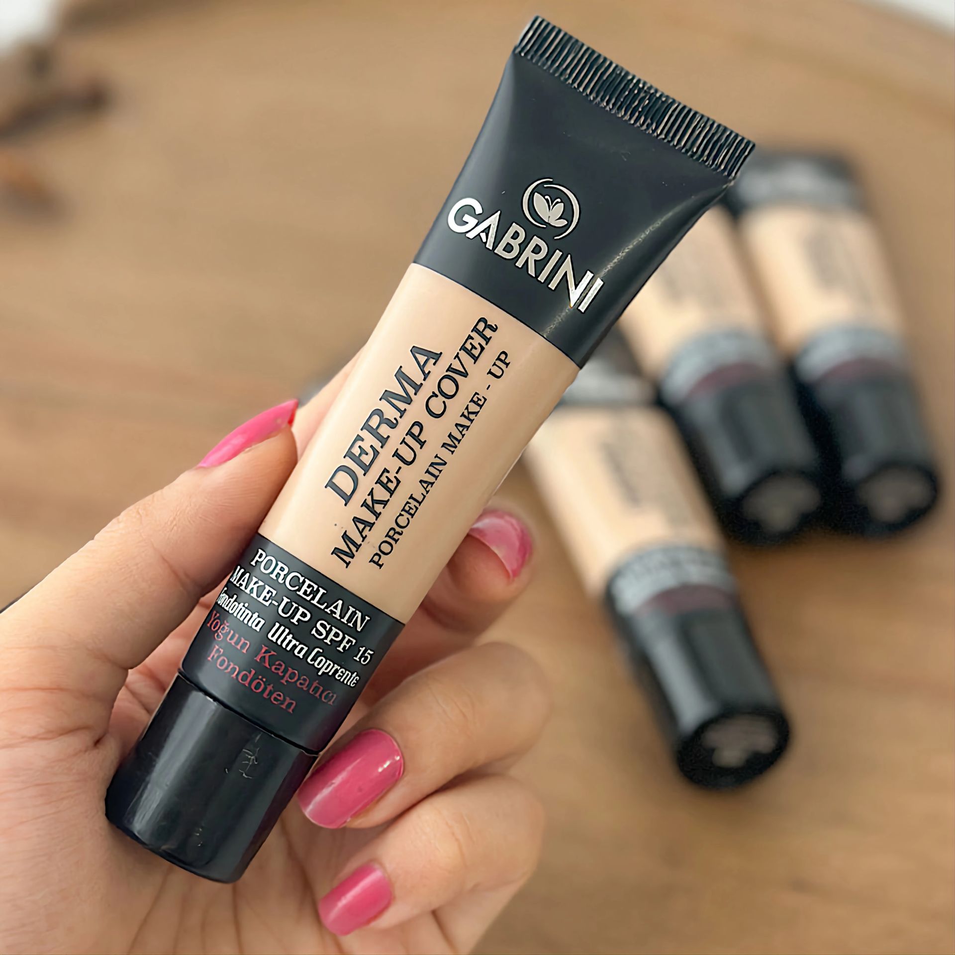 کرم پودر فول کاورگابرینی(تعداد بالاشارژ شد01و02)قیمت جین